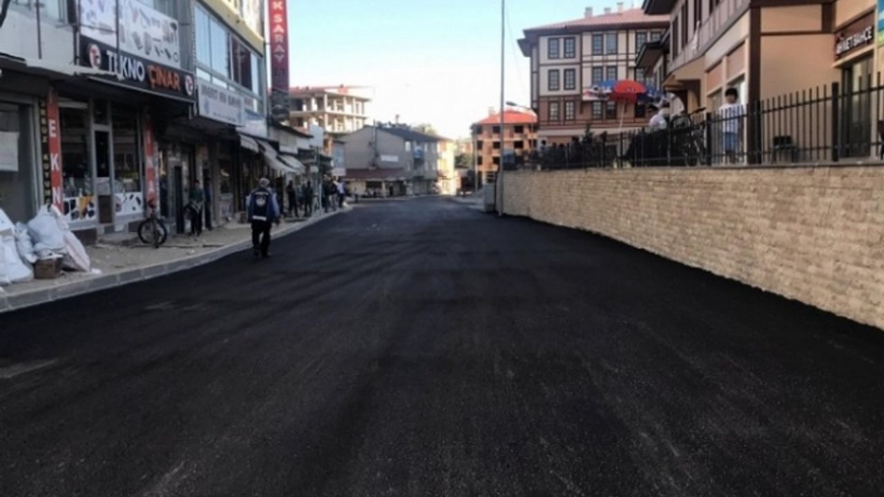 Erciş'in yolları 6 milyona yenilenecek!