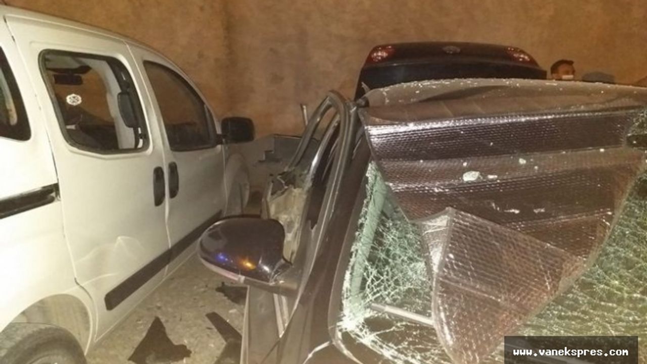 Van'da Sigara Yakan Şahıs Arabasını Patlattı: 1 Yaralı
