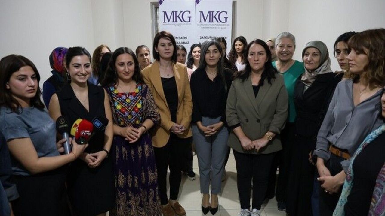 Vanda Kadın Gazeteciler Derneği Açıldı - Van Ekspres | Van Haber | Van  Haberleri | Son Dakika Güncel Haberler