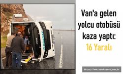 Van'a gelen yolcu otobüsü devrildi! 16 Yaralı