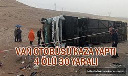 Van'a gelen yolcu otobüsü kaza yaptı: 4 ölü 30 yaralı!