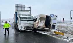 Ağrı’da trafik kazası; 2’si ağır 8 yaralı