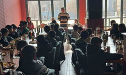 Kaymakam’dan köy öğrencilerine büyük sürpriz. Maç ve pizza...