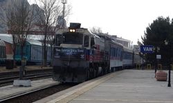 Tahran-Van yolcu tren seferleri yeniden başladı