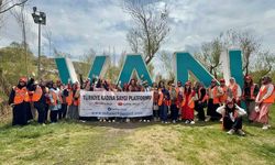 Farklı üniversitelerden 50 kız öğrenci Van’ı geziyor