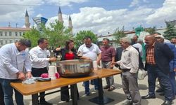 Çaldıran Belediyesinden aşure ikramı