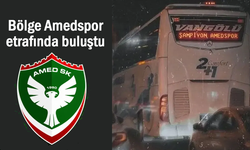 Van Otobüsüne saldırı girişimi sonrası meşaleli karşılama!