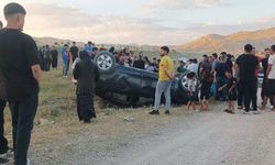 Van'da araç takla attı: 3 kişi yaralandı