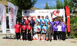 Rafting şampiyonası'nda büyük final Çatak'ta yapıldı