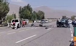 Van-Erciş yolunda can pazarı: 2 ölü, 9 yaralı