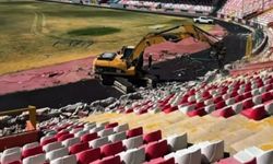 Van’ın yarım asırlık stadında yıkım başladı