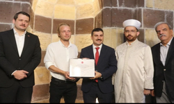 Letonyalı turist Van’da Müslüman oldu