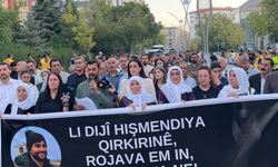 Van’da Suriye için kitlesel yürüyüş yapıldı