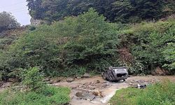 Trabzon'da 65 plakalı araç dereye uçtu: 3’ü ağır 5 yaralı