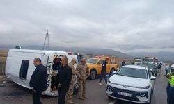 Öğrenci servisi kaza yaptı: 3 yaralı