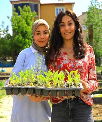 Komün Kadın Bostanı’nda Fide Dikimi Başladı