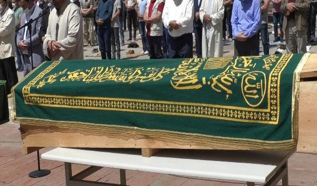 Öldü denilen kişi, yıkama esnasında dirildi...