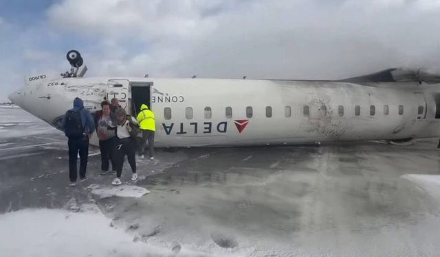 Kanada’ya iniş yapan yolcu uçağı ters döndü