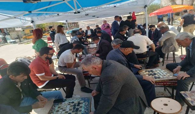 Özalp'ta ‘1. Dama Turnuvası’ başladı