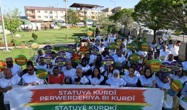 Çaldıran ve Muradiye'de yürüyüş: Kürt halkının ulusal değerleri tanınsın