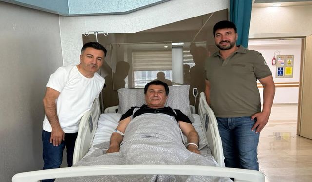 Vanspor Başkanı Erol Temel, Van Milletvekili Dindar'ı hastanede ziyaret etti