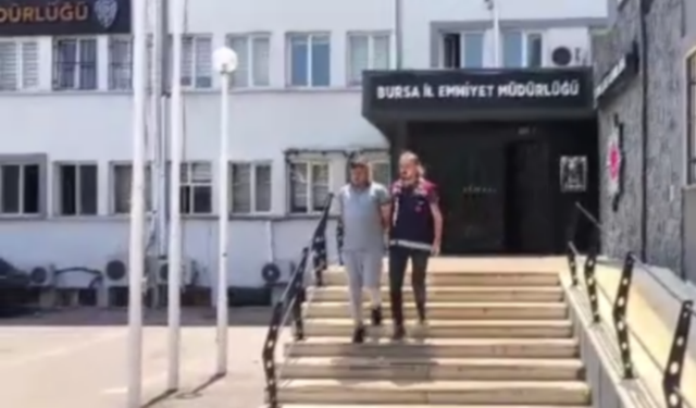 Kendisini müftü, kaymakam ve vali yardımcısı olarak tanıtan dolandırıcı...