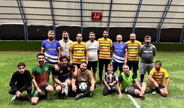 Arnasspor’dan Yavru Kartal Emir İsa Kara’ya Forma Sürprizi