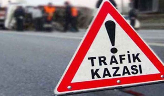 Yüksekova'da Kar Yağışı Kazaya Neden Oldu: 4 Kişi Yaralandı