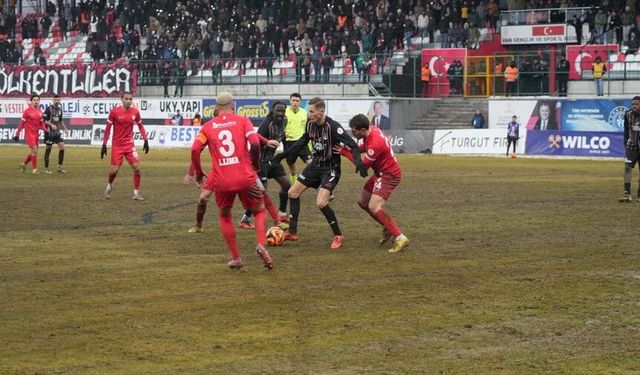 Vanspor maçında protokol kavgası: Karakolluk oldular