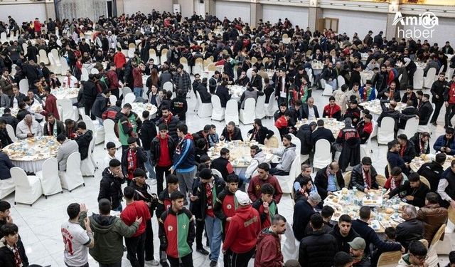 Amedspor ve Vanspor taraftarları iftar sofrasında buluştu