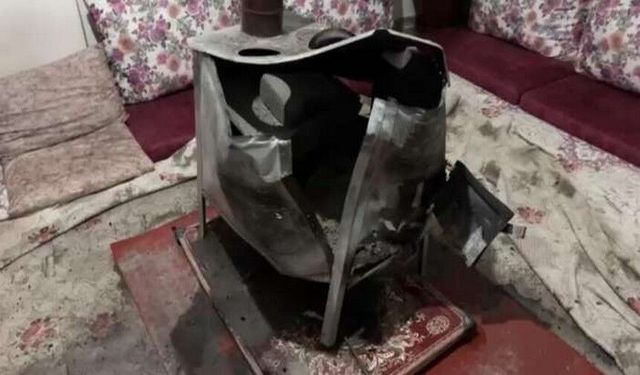 Bir aile faciadan kurtuldu: Odun sobası bomba gibi patladı