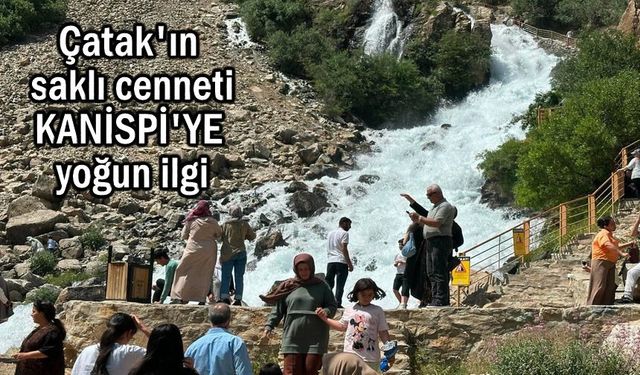 Çatak Kanispi Şelalesi ziyaretçilerini büyülüyor