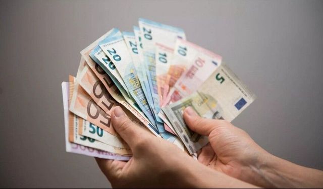 Döviz piyasasındaki ateş sönmüyor