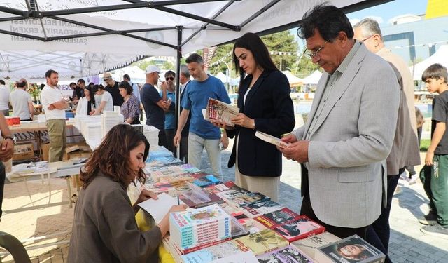 Van'da yayıncı ve yazarlardan ‘Kürtçe’ seferberliği çağrısı