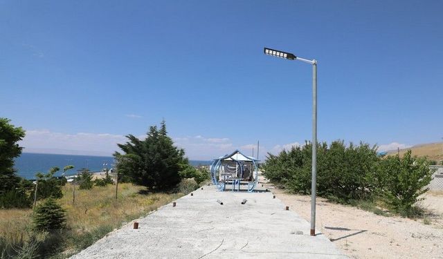 Mollakasım Sahiline Güneş Enerjili Aydınlatma Dönemi