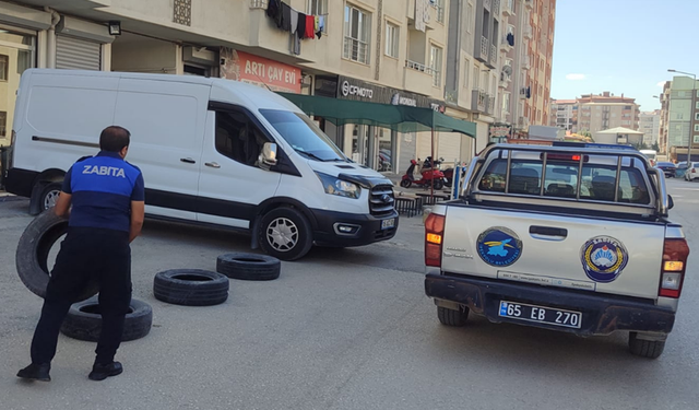 İpekyolu’nda kaldırım işgallerine geçit yok