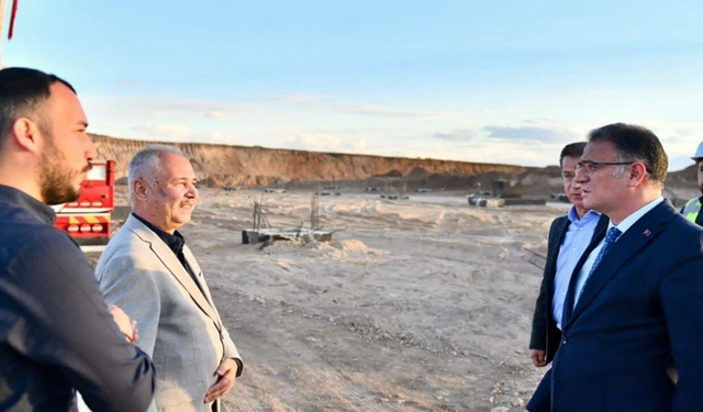 Van Valisi OSB’deki Tekstil Fabrikası İnşaatlarını İnceledi