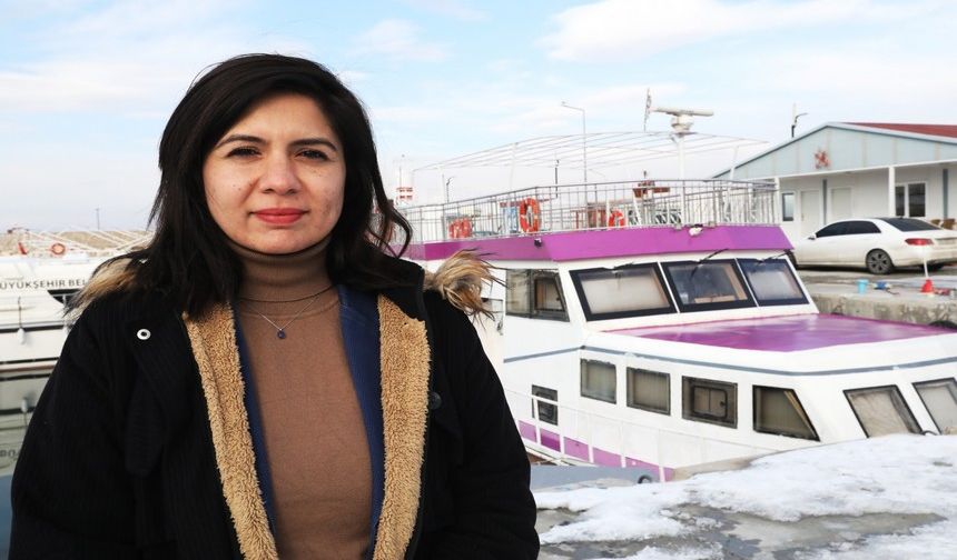 Van Büyükşehir Belediyesi'nden yüzen ‘Jin Kadın Kütüphanesi'