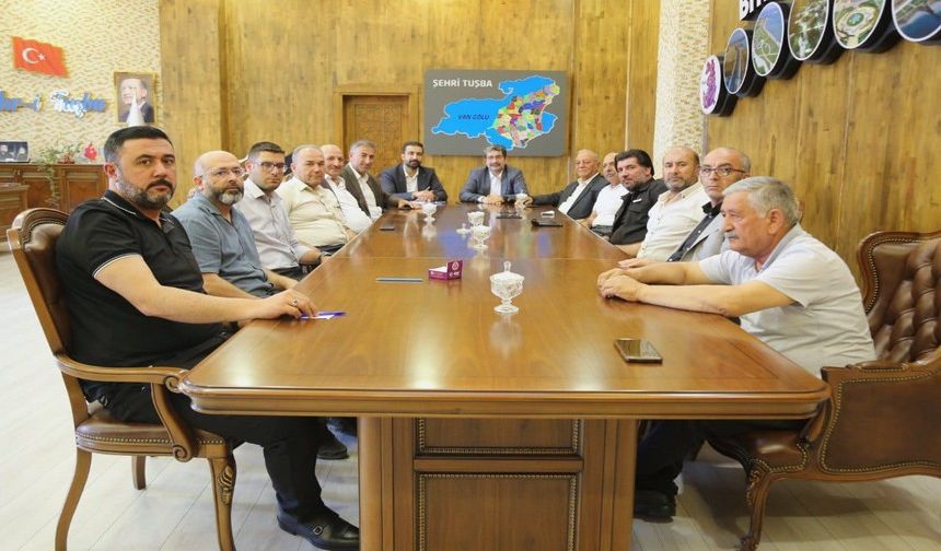 Tuşba Belediyesi Muhtarlarla Ekmek Sorununu Masaya Yatırdı
