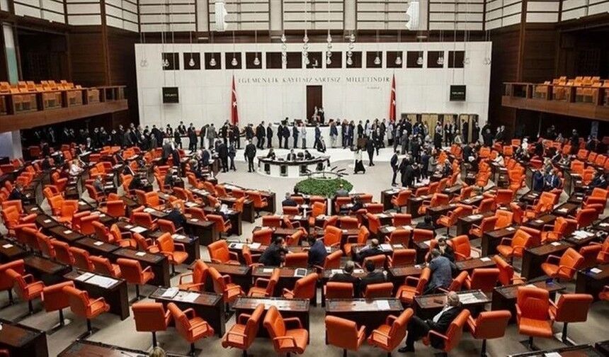8'i CHP'li 10 vekilin dosyası Meclis'e sunuldu