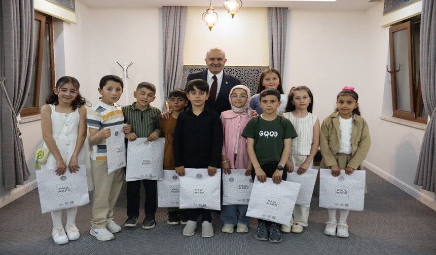 Burhan Kayatürk Vanlı Dünya Şampiyonlarını Ziyaret Etti