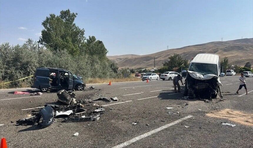Van-Erciş yolunda can veren çiftin kimliği belli oldu