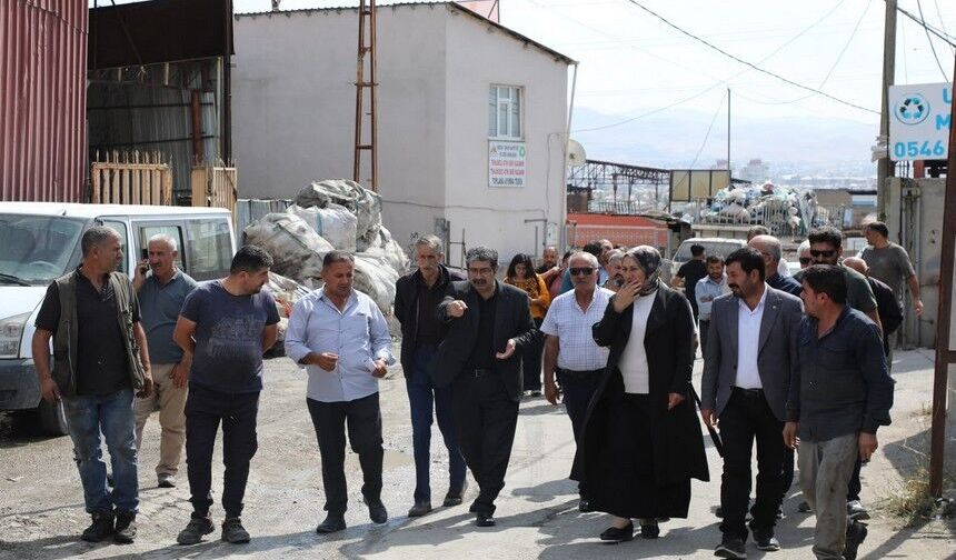 Tuşba’da Hurdacılar ve galericiler taleplerini dile getirdi