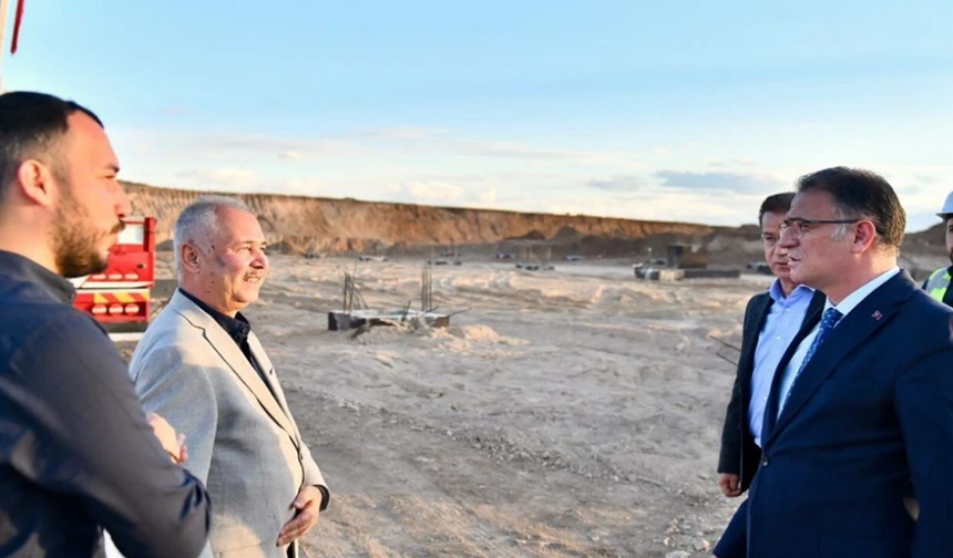 Van Valisi OSB’deki Tekstil Fabrikası İnşaatlarını İnceledi
