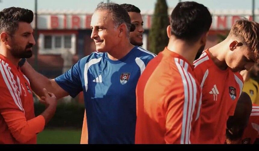 Vanspor’un yeni hocası Mustafa Gürsel İlk idmana çıktı