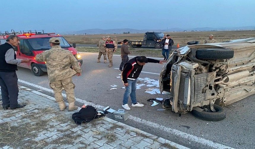 Van’a gelen araç takla attı: 3’ü çocuk 6 yaralı