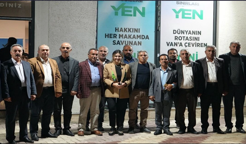 Vanlı muhtarlardan Bayram’a destek ziyareti