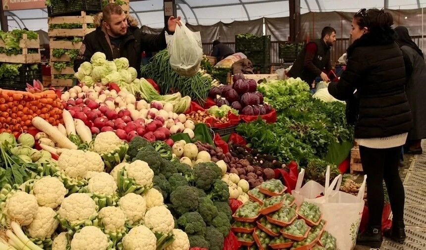 Sebze meyvede fahiş fiyat soruşturmasında 40 kişi tutuklandı