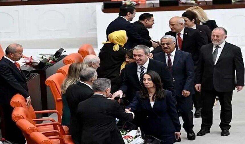 SİYASET